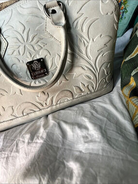 I Medici Embossed Floral Tote in White